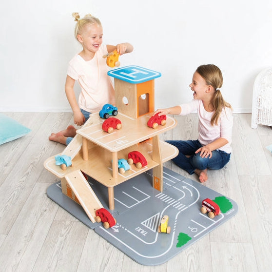 Children playing with creative play toys